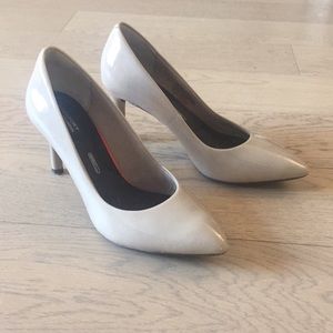 ROCKPORT nude patent heel